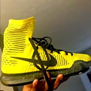 Kobe 9 elite barely worn in good condition